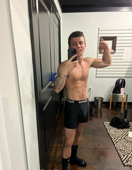Alphahoward7 nude leaked OnlyFans pic