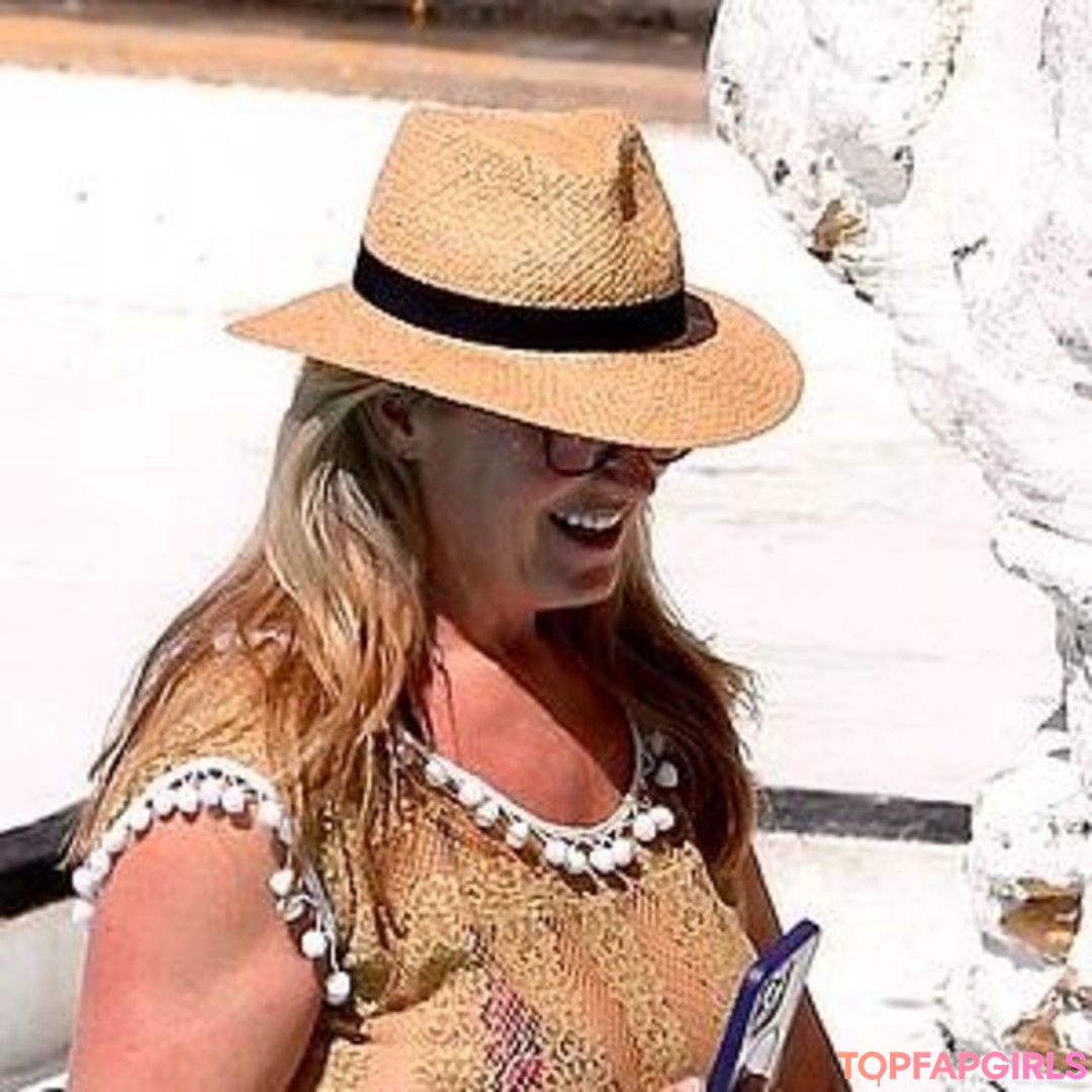 Penny Lancaster Nude Leaked OnlyFans Photo #16