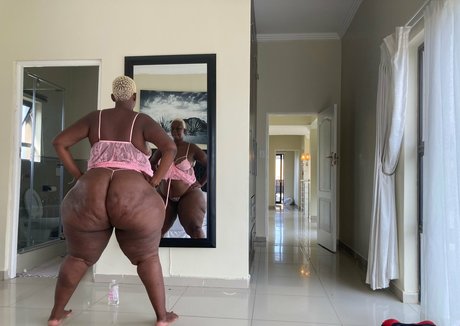 South African Thick nude leaked OnlyFans pic