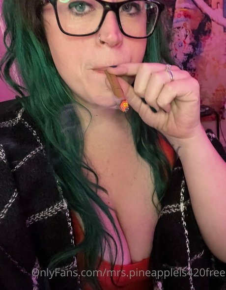 Mrs.pineapplels420free nude leaked OnlyFans photo #1