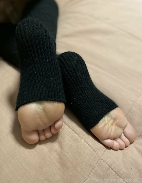 Mylittletoes93 nude leaked OnlyFans photo #4