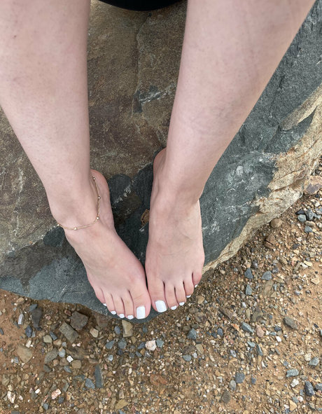 Mylittletoes93 nude leaked OnlyFans pic