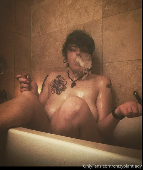 Crazyplantlady nude leaked OnlyFans pic