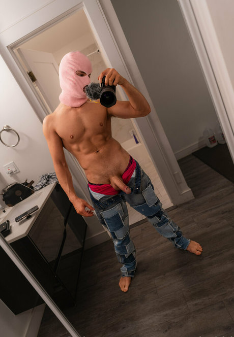 Aaronthekid nude leaked OnlyFans pic