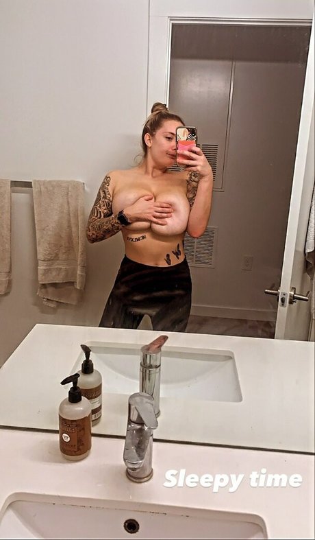 Itssbriibitchh nude leaked OnlyFans pic