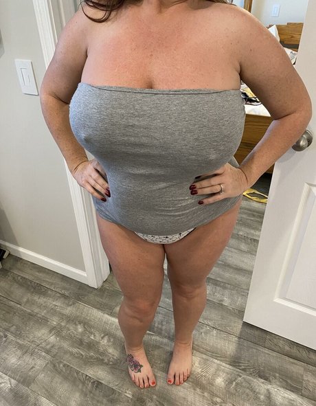 Busty38HH nude leaked OnlyFans pic