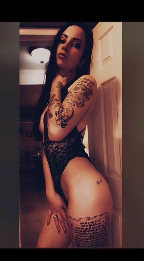 Tattedsunshine nude leaked OnlyFans pic