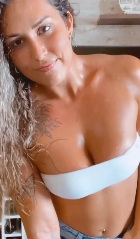 Amanda Mourao nude leaked OnlyFans photo #4