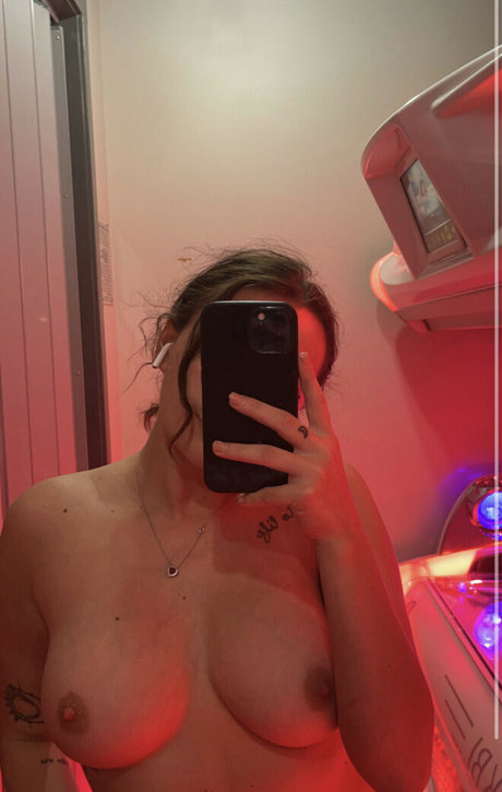 Raerobertsonn nude leaked OnlyFans pic