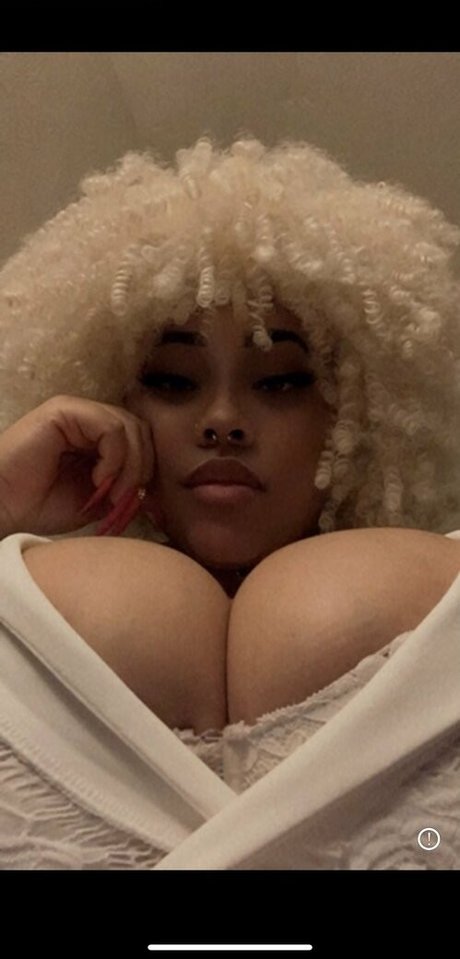 Queeen savage nude leaked OnlyFans pic