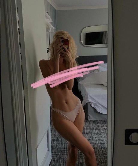 Mazarezz nude leaked OnlyFans pic