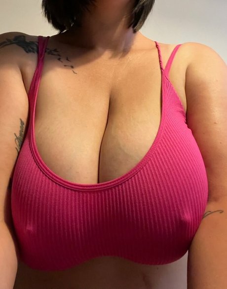 Queenieohearts nude leaked OnlyFans pic