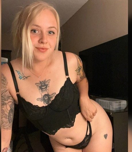 Simplylavenderlilacs nude leaked OnlyFans pic