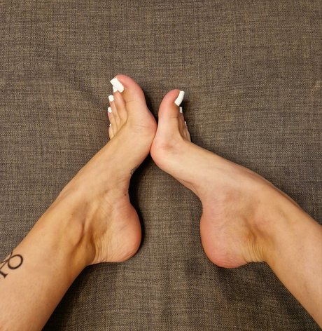 Livie Feet nude leaked OnlyFans photo #4