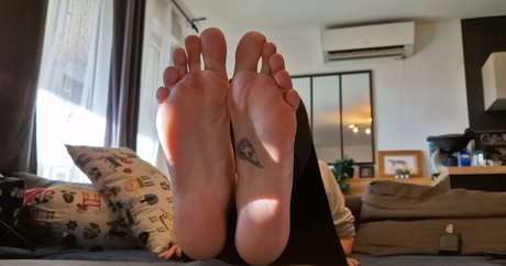 Livie Feet nude leaked OnlyFans pic