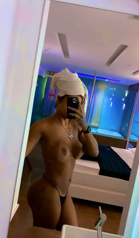 Beatriz Costa nude leaked OnlyFans pic