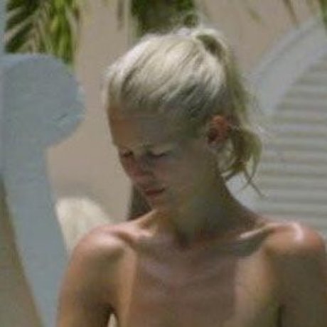 Claudia Schiffer nude leaked OnlyFans pic