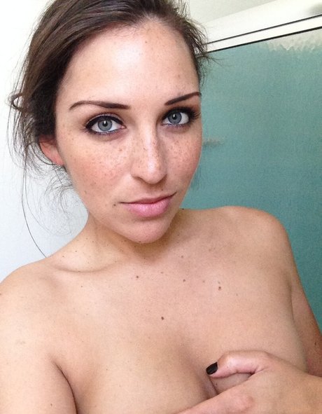 Elizabeth Barela nude leaked OnlyFans pic