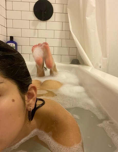 Iamjessvaladez nude leaked OnlyFans pic
