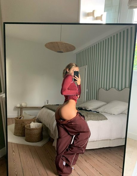 Mathildtantot nude leaked OnlyFans pic