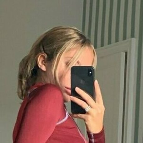 Mathildtantot nude leaked OnlyFans pic