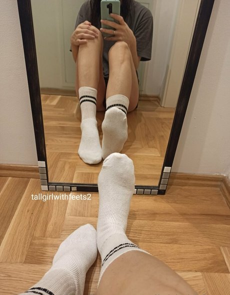 Tallgirlwithfeets nude leaked OnlyFans pic