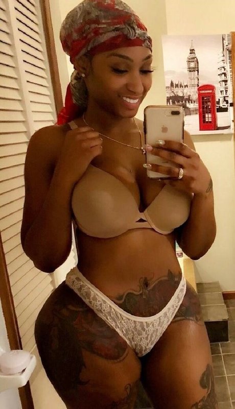 Iamceyez nude leaked OnlyFans pic
