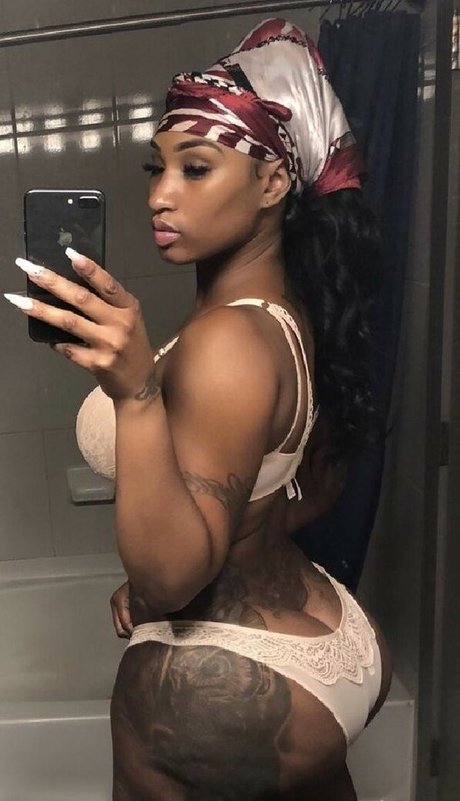 Iamceyez nude leaked OnlyFans pic