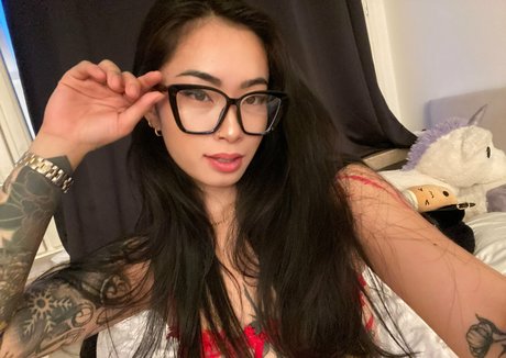 Asianiina nude leaked OnlyFans photo #16