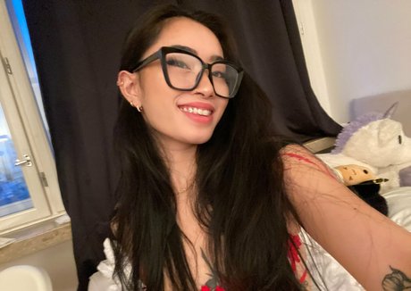 Asianiina nude leaked OnlyFans photo #17