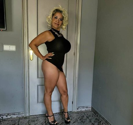 Mariarosa1319 nude leaked OnlyFans pic