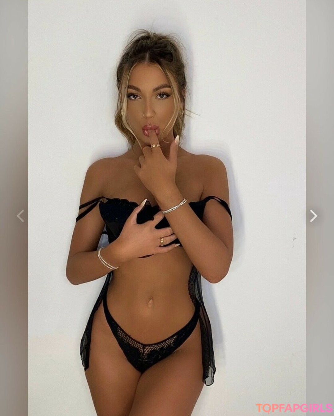 Realchloehill Nude Leaked OnlyFans Photo #3