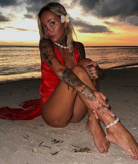 Ana Stanskovsky nude leaked OnlyFans pic