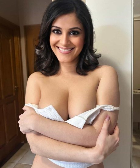 Damini Arora nude leaked OnlyFans pic