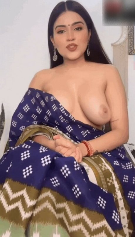 Nidhi Chaudhary nude leaked OnlyFans pic
