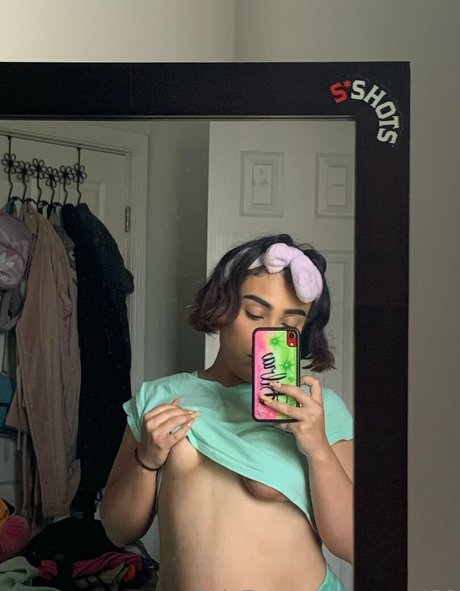 Renaa420 nude leaked OnlyFans pic