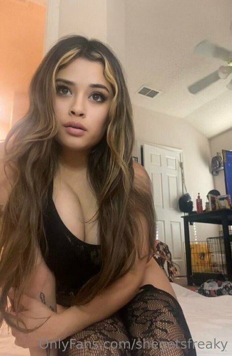 Shegetsfreaky nude leaked OnlyFans pic