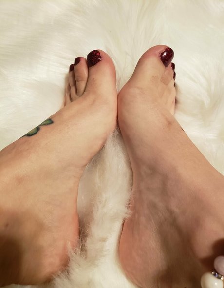 Harleyandivysfeet nude leaked OnlyFans pic