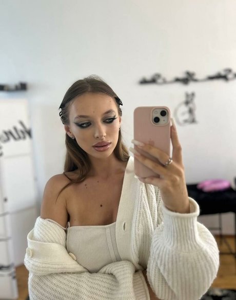 Sofibloom1 nude leaked OnlyFans pic