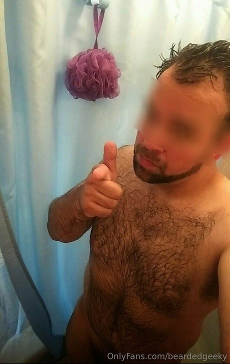 Beardedgeeky nude leaked OnlyFans pic