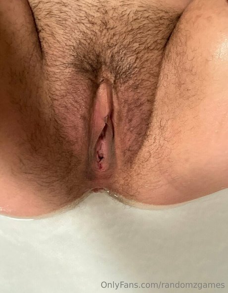 Randomzgames nude leaked OnlyFans pic