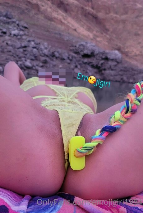 Emojigirl1984 nude leaked OnlyFans photo #44