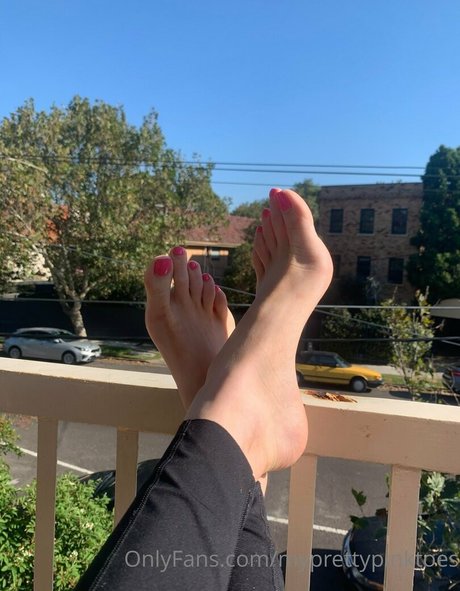 Myprettypinktoes nude leaked OnlyFans photo #1