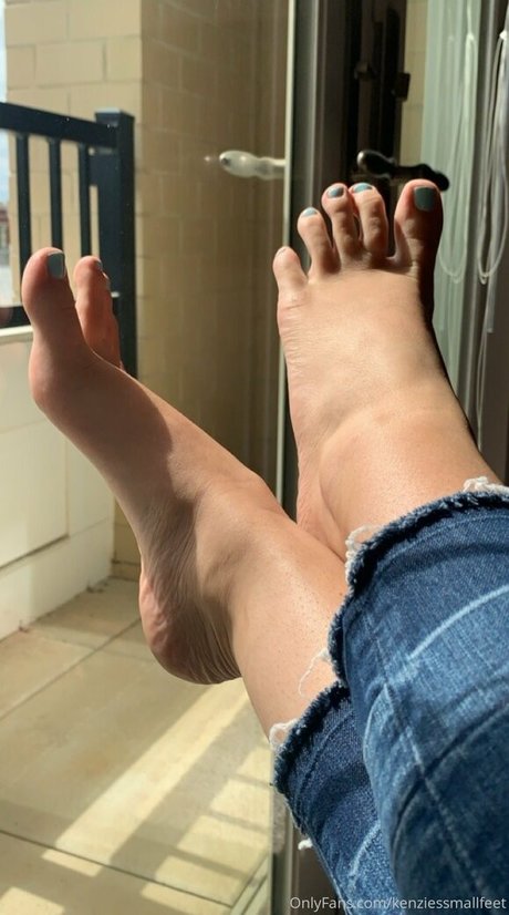 Kenziessmallfeet nude leaked OnlyFans pic