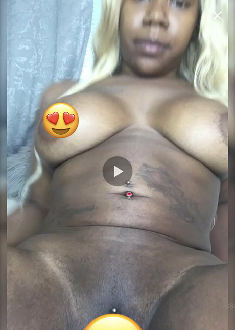 Karitamonique nude leaked OnlyFans pic