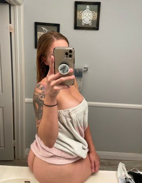 Zuhlaynuh nude leaked OnlyFans pic