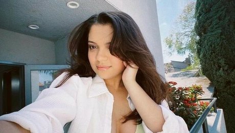 Cree Cicchino nude leaked OnlyFans pic