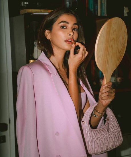 Pooja Hegde nude leaked OnlyFans pic