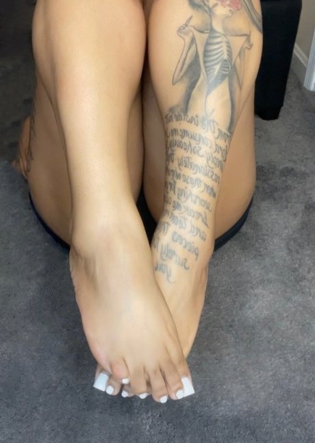 Pretty Tee 🦶🏾👣 nude leaked OnlyFans pic