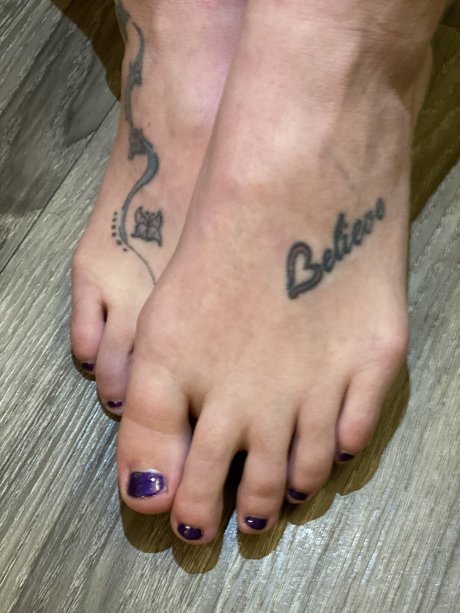 Kay’s Cute Feet 🦶🏽💋 nude leaked OnlyFans pic